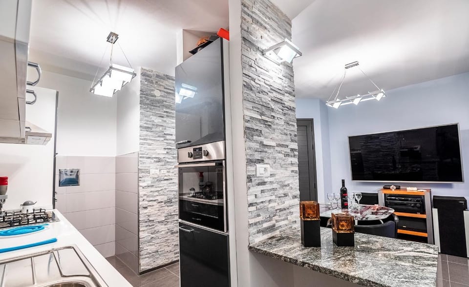 TV and multimedia, Kitchen or kitchenette