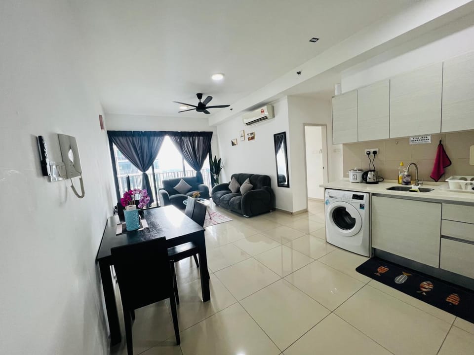 Studio I-Soho D'Gunduls Homestay by DGH I-CITY Apartment in Selangor, Malaysia