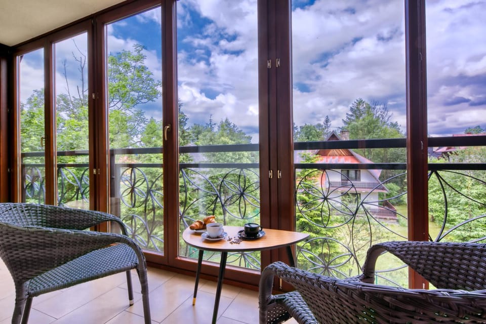 Day, Neighbourhood, Natural landscape, Activities, Summer, Garden, View (from property/room), Balcony/Terrace, Food and drinks, Food and drinks, Photo of the whole room, Decorative detail, Seating area, On site, Garden view, Area and facilities