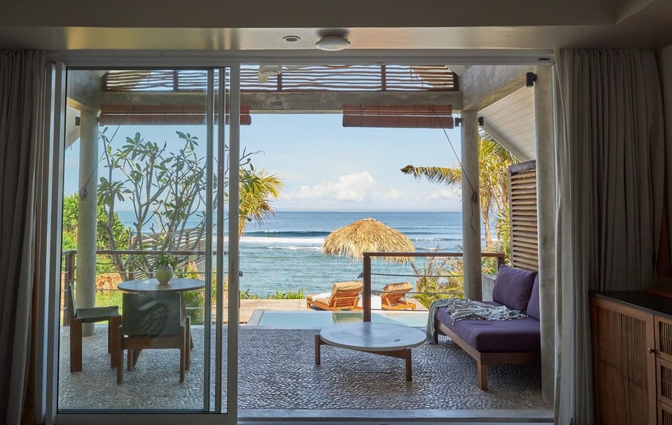 Natural landscape, View (from property/room), Balcony/Terrace, Seating area, Dining area, Sea view