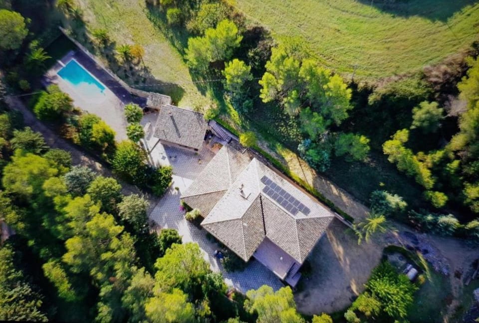 Property building, Day, Natural landscape, Bird's eye view, Garden, Pool view, Swimming pool