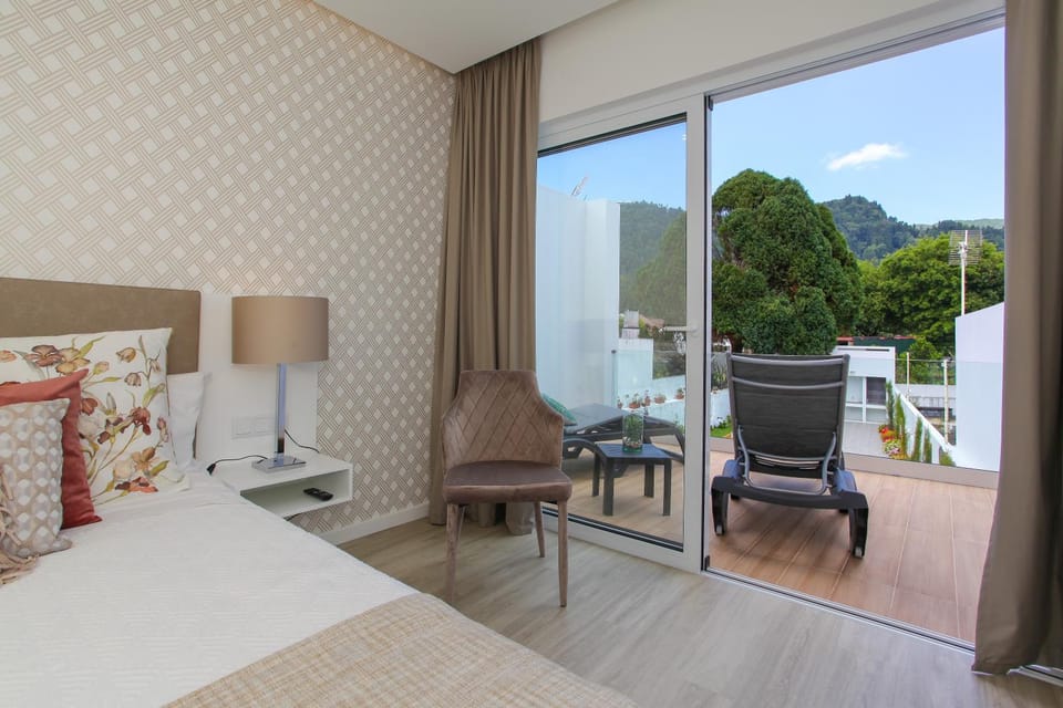 Balcony/Terrace, Mountain view