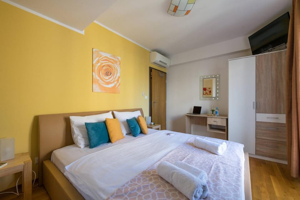 Bed, Bedroom, wardrobe