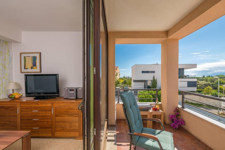 BBQ facilities, TV and multimedia, Balcony/Terrace, Living room