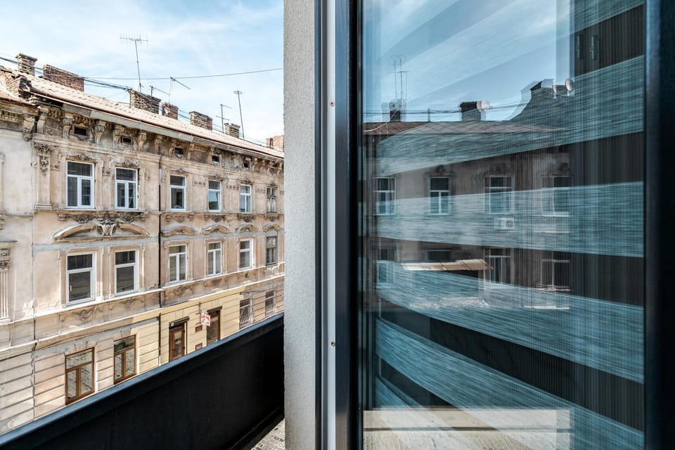 Photo of the whole room, City view, Landmark view