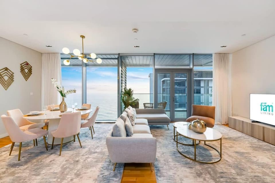 FAM Living Bluewaters - Island Living - Ain Dubai & Sea View Apartment in Dubai