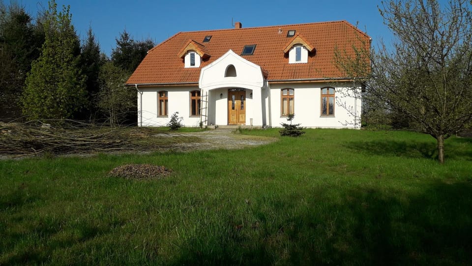 Dworek Cicha Noc Apartment in Greater Poland Voivodeship