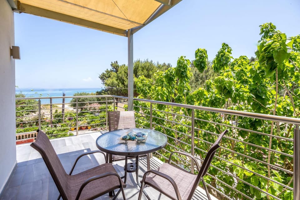 Property building, Sea view