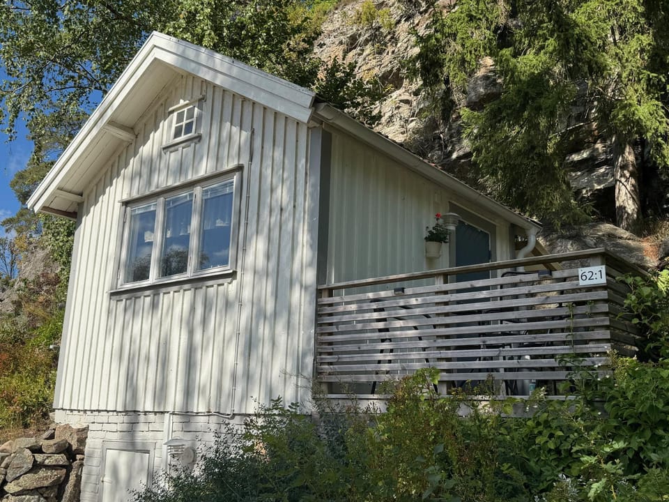 Property building, Patio, Garden view, internet