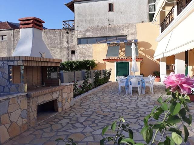Inner courtyard view