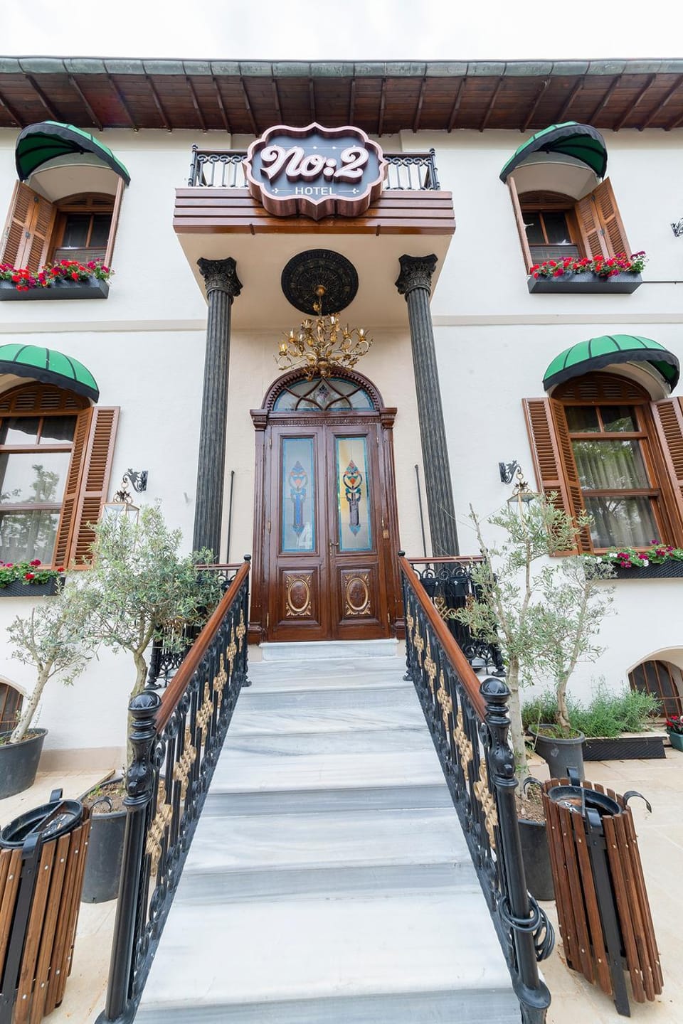 Facade/entrance
