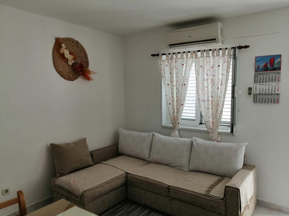 Apartment with sea view terrace Apartment in Murter