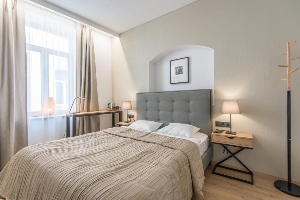 Bed, Area and facilities