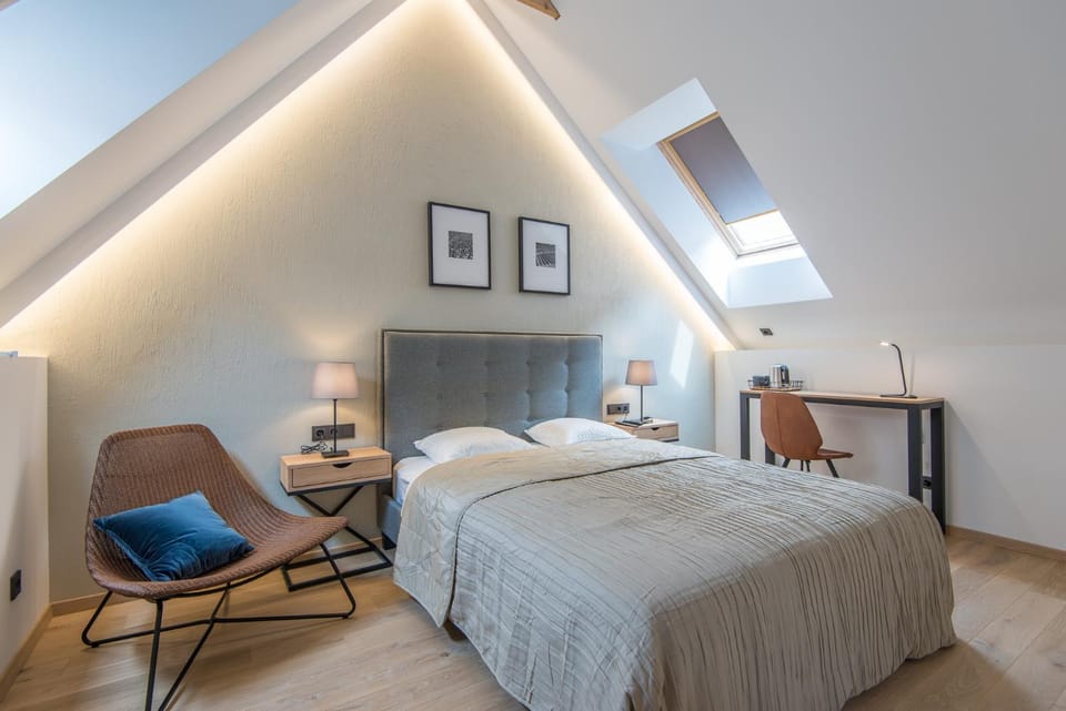 Bed, Photo of the whole room, Bedroom