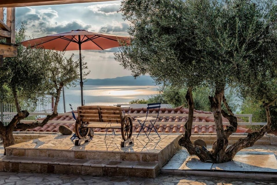 Villa Needa's - Emotions House Crystal Pool House in Messenia