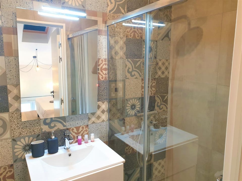 DUPLEX CENTRE MER 505 Apartment in Nice