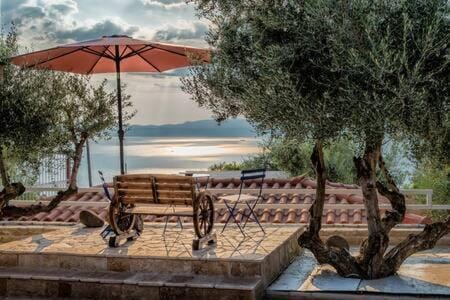 Villa Needa's - New Hope Poolside Studio House in Messenia