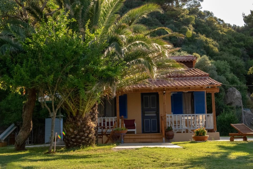 Property building, Garden, Landmark view