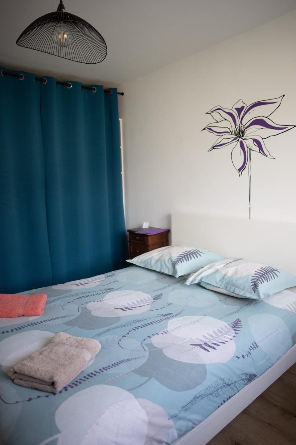Bed, Photo of the whole room, Bedroom
