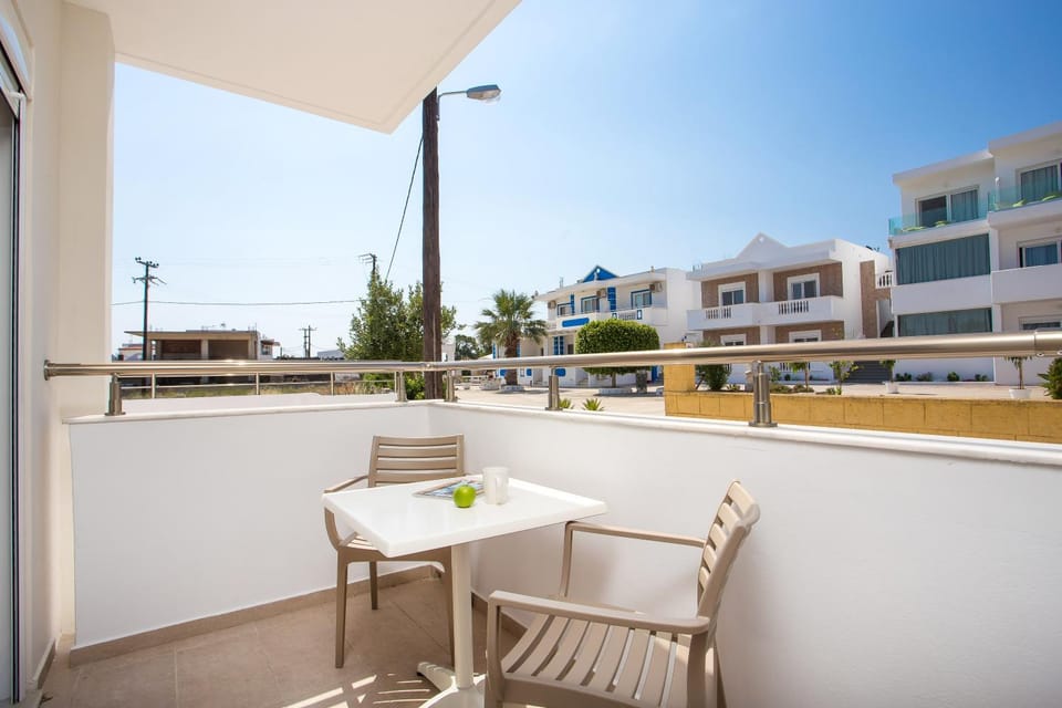 Day, Summer, Balcony/Terrace, Other, Seating area