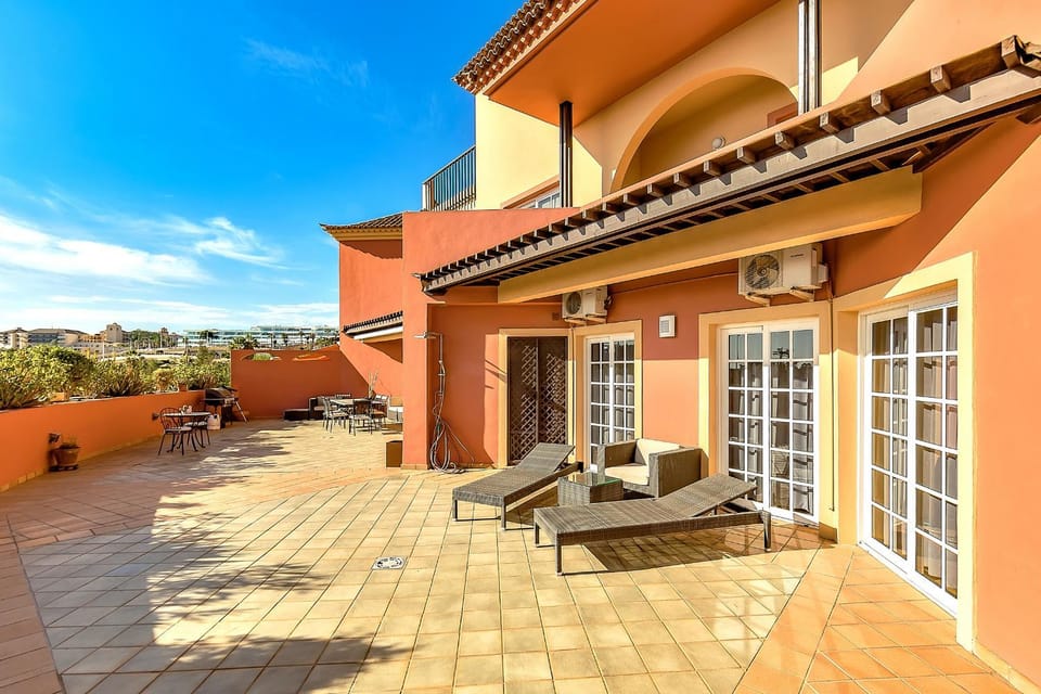 Patio, Day, Balcony/Terrace, Seating area, sunbed
