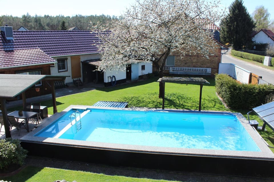 Garden, Swimming pool