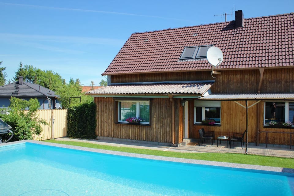 Swimming pool, Swimming pool