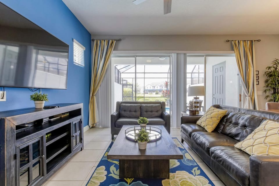 TV and multimedia, Seating area, Pool view, fireplace