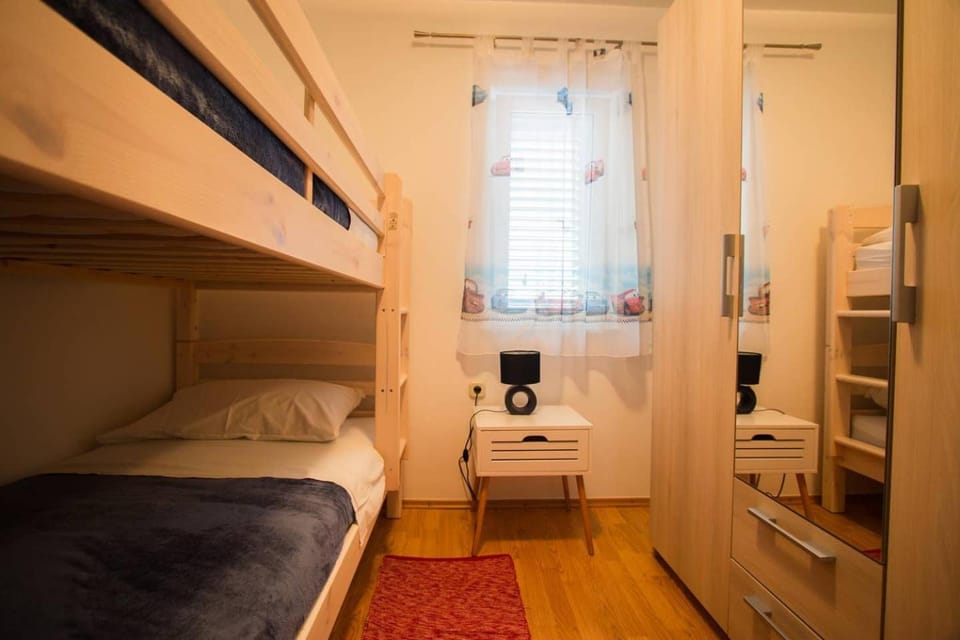 bunk bed