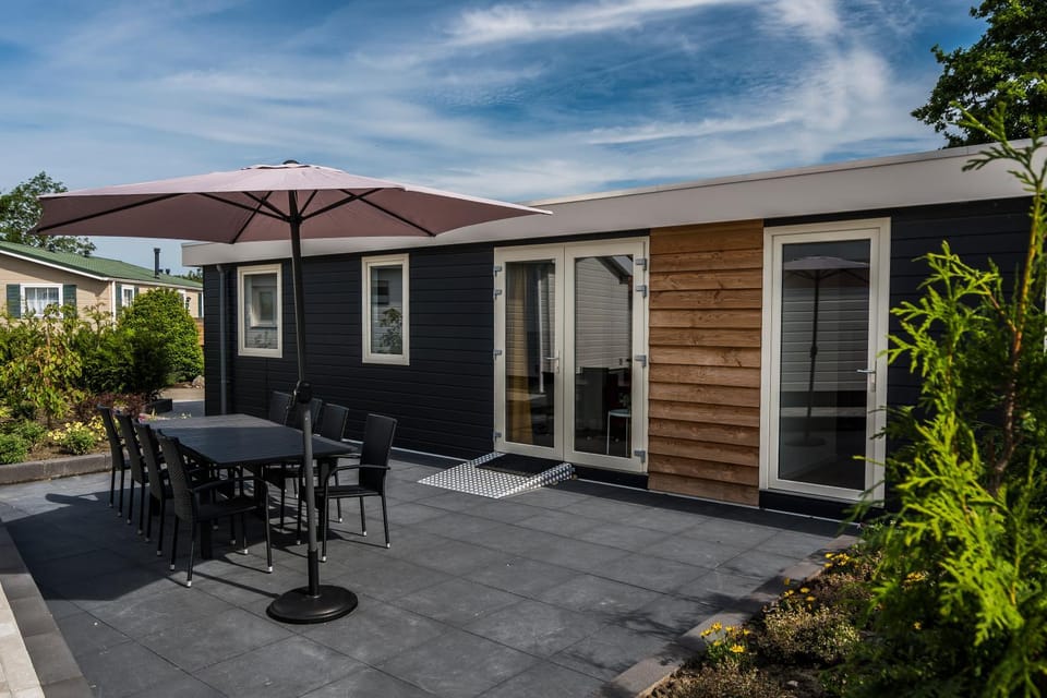 Patio, Facade/entrance