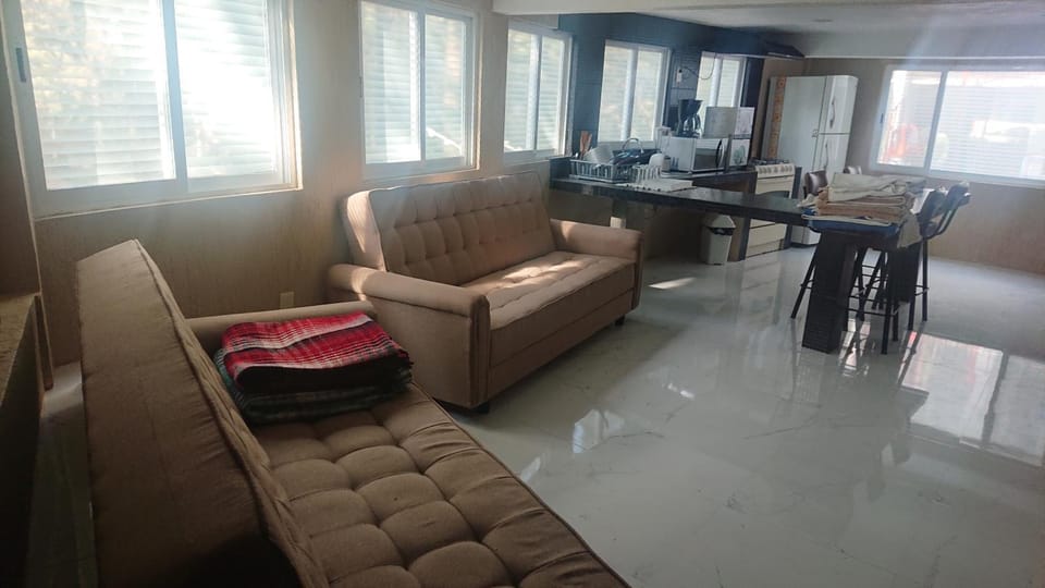 Lounge or bar, Seating area