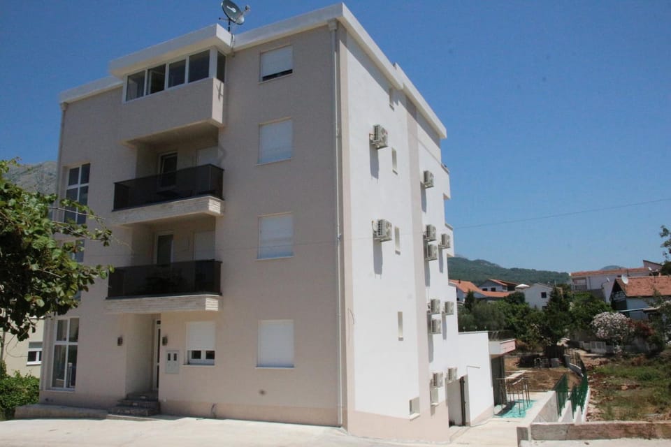 Zigovic Apartmani Bed and Breakfast in Ulcinj Municipality