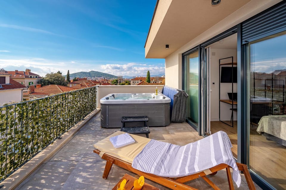 Hot Tub, View (from property/room)