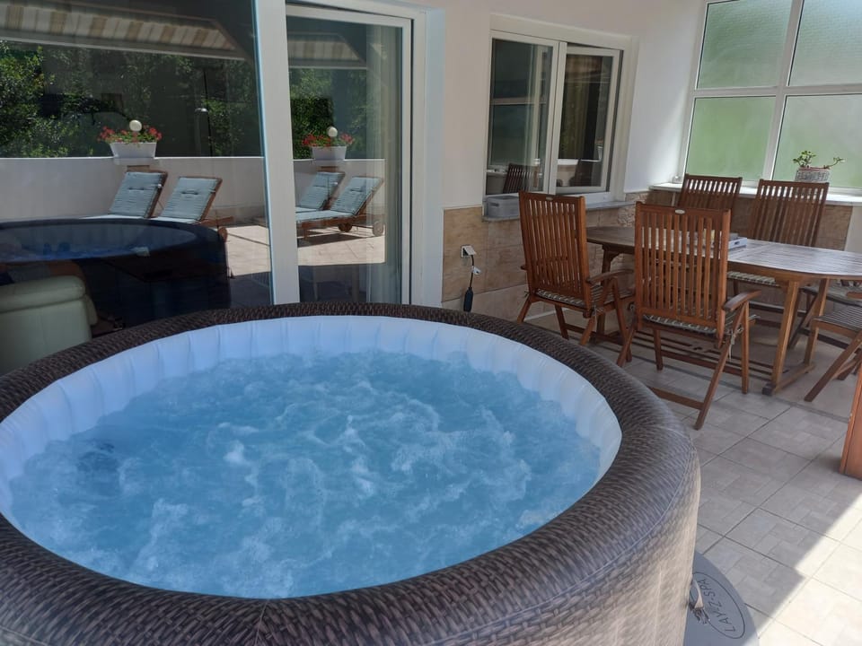 Vila Brig 108 - private swimming pool and jacuzzi Apartment in Rijeka