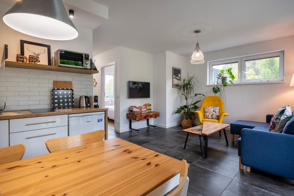 Kitchen or kitchenette, Seating area, Dining area