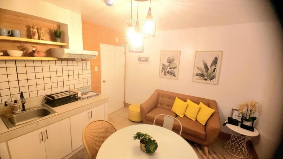 Mika's Crib 2BR condo Apartment hotel in Dumaguete