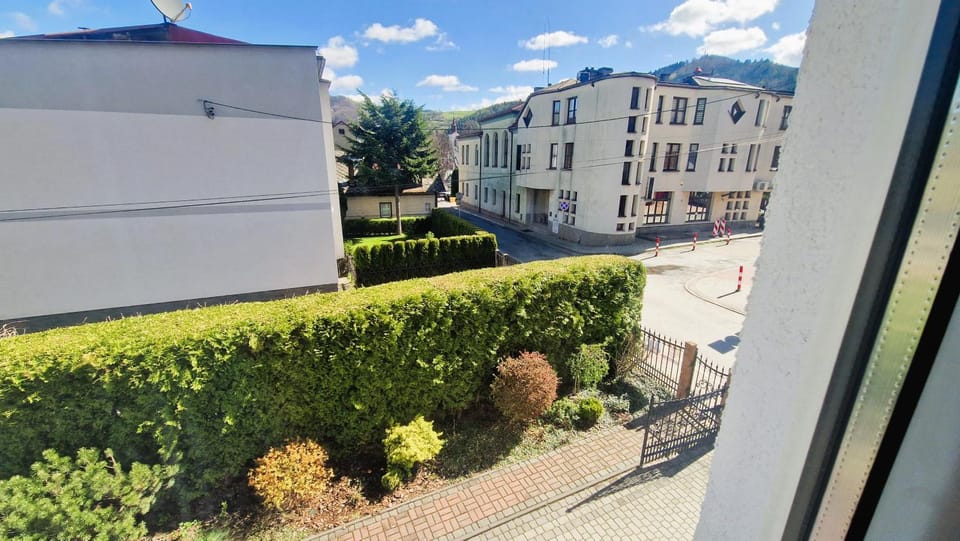 Property building, Day, Neighbourhood, Other, Other, Other, Street view, Location, Parking
