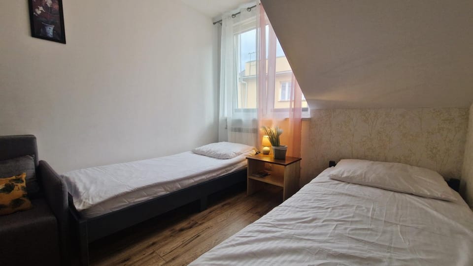 Bed, Other, Other, Photo of the whole room, Decorative detail, Decorative detail, Bedroom