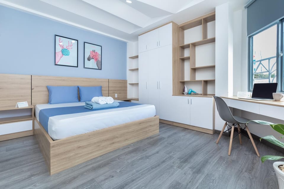 Photo of the whole room, Bedroom