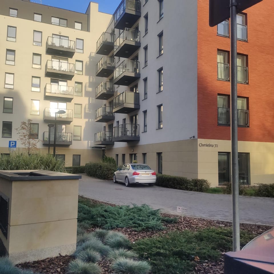 Property building, Location, Inner courtyard view