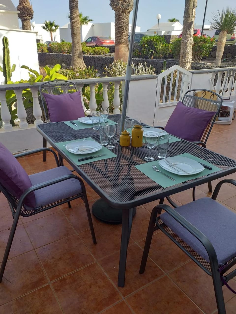 Patio, Day, Balcony/Terrace, Dining area