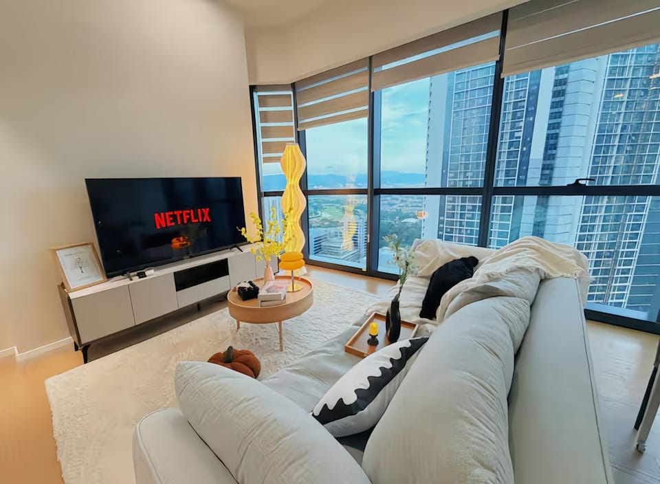 Communal lounge/ TV room, TV and multimedia, Living room, Seating area