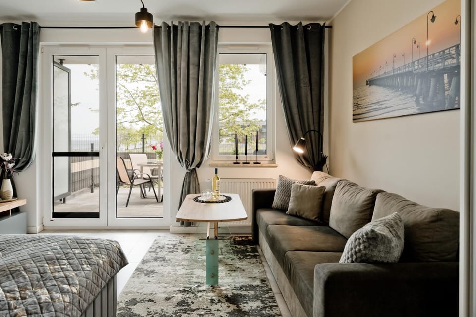 Bed, Living room, Photo of the whole room