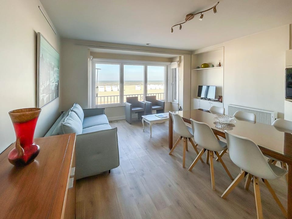 Opale 0101 - 2 bedrooms 6p - sea view - dogfriendly Apartment in Koksijde