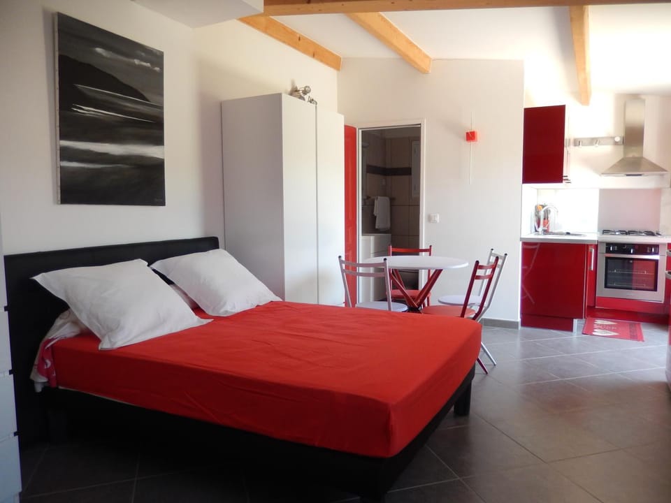 Nuit calme sur domaine Apartment in Corsica