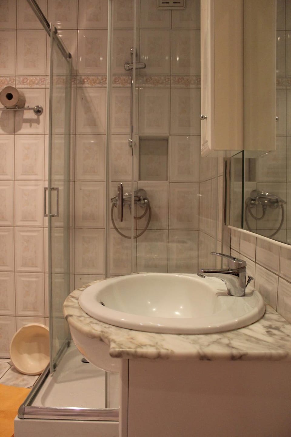 Shower, Toilet, Bathroom
