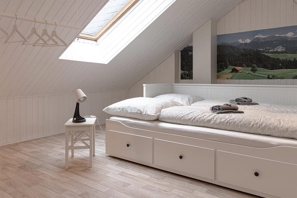 Bed, Photo of the whole room, Bedroom