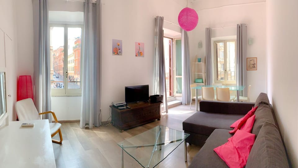 Communal lounge/ TV room, TV and multimedia, Living room, Lounge or bar, Seating area