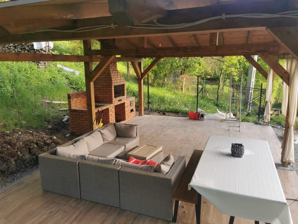 BBQ facilities, Seating area