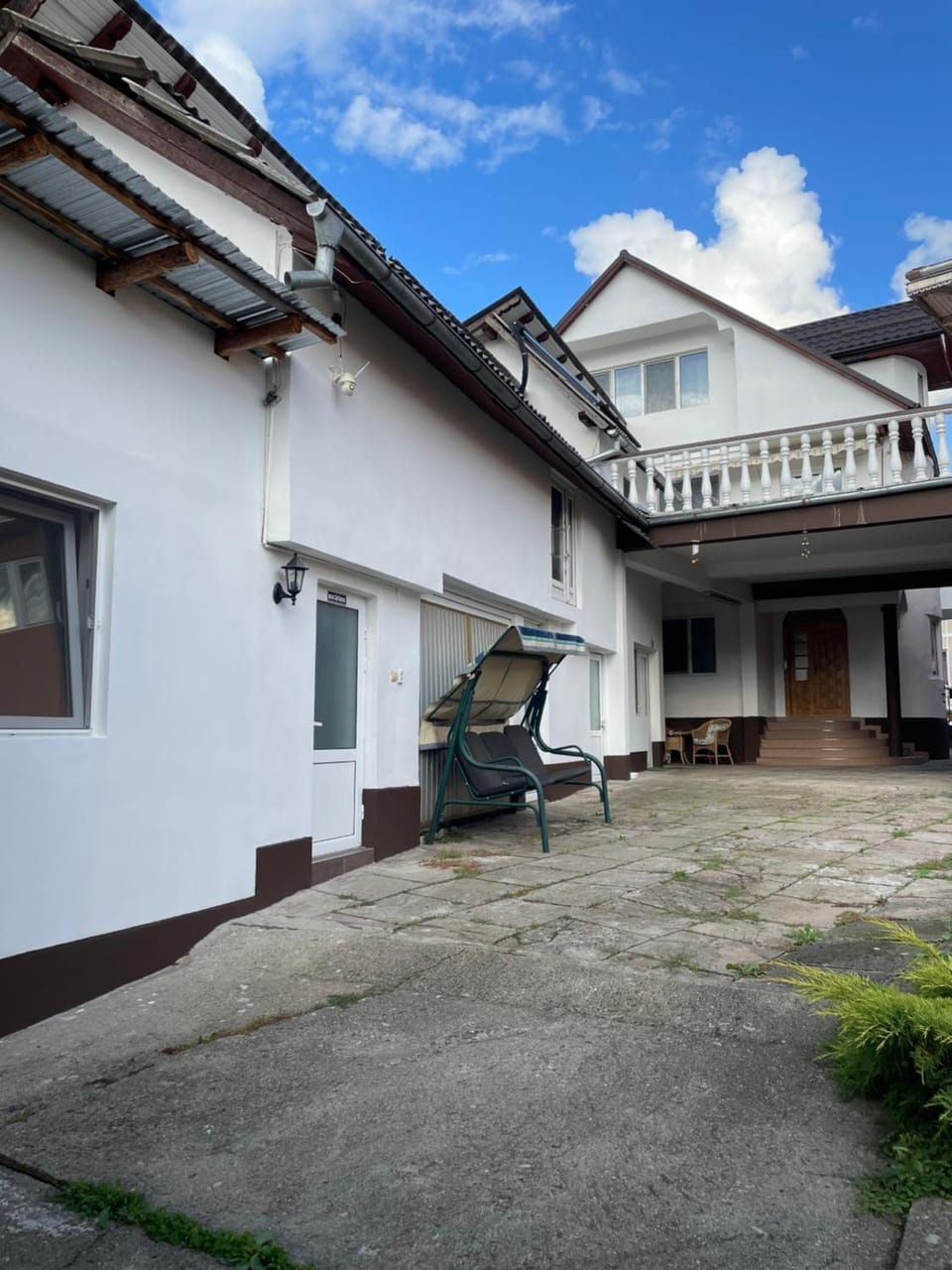 Camere de inchiriat ROMAN Bed and Breakfast in Romania